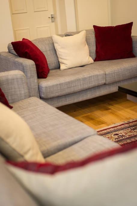 self catering , city centre apartment with Parking