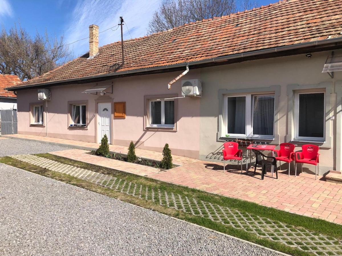 Három Tarka Macska Apartmanok