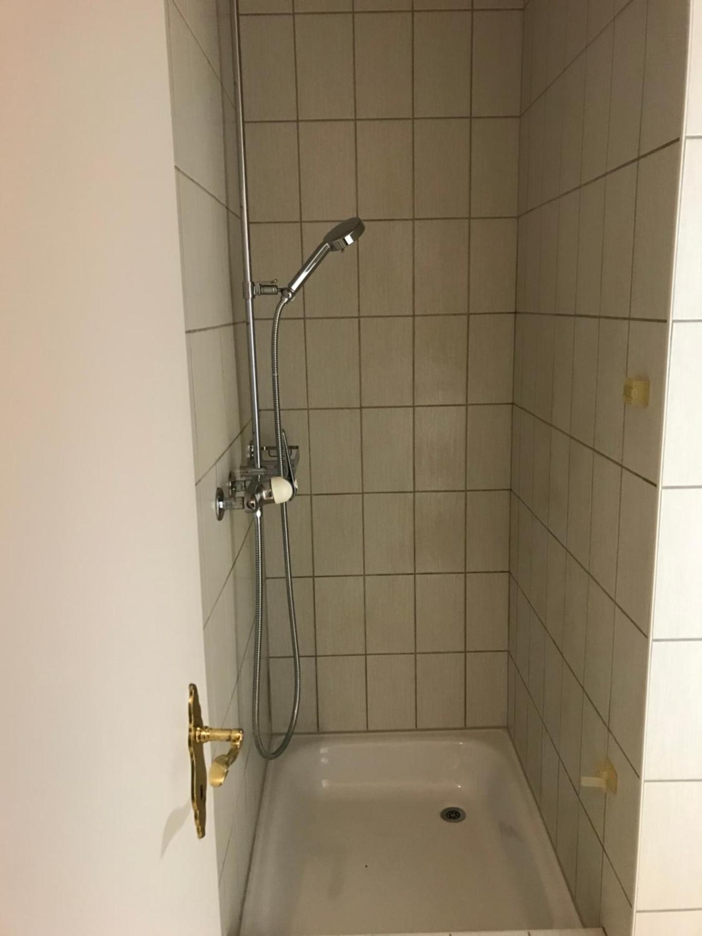 Simple Studio 36m2 in the Center of Burgdorf private Parking SMALL BATHROOM