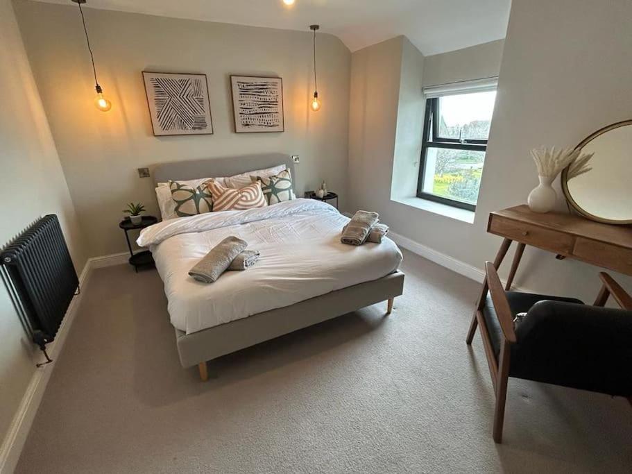 Caernarfon modern townhouse Snowdonia