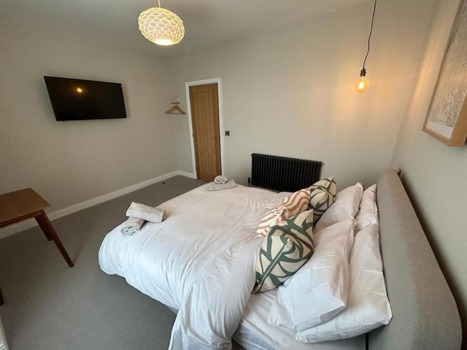 Caernarfon modern townhouse Snowdonia