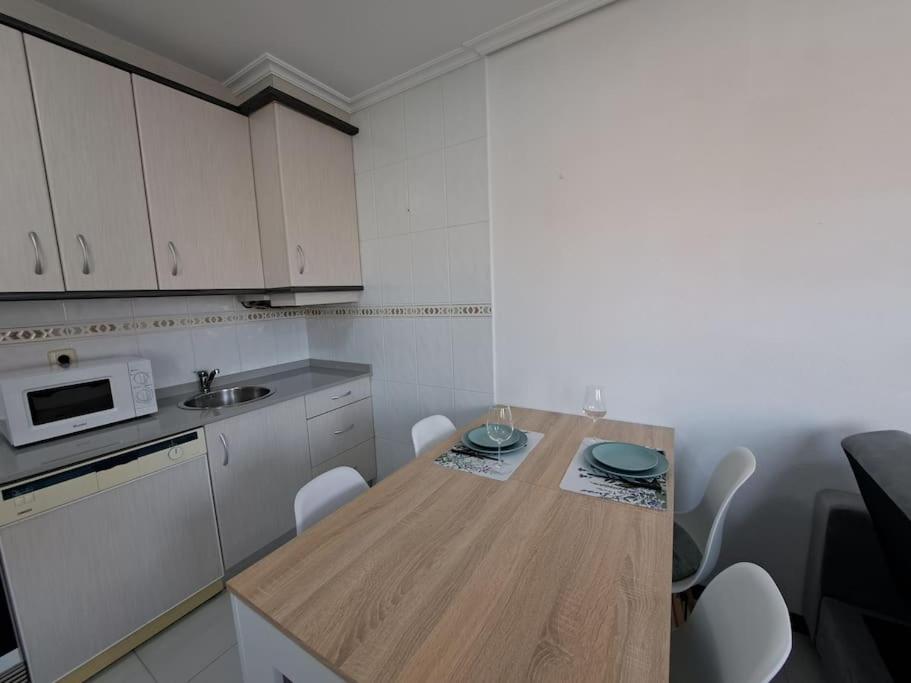 Baiona, primera línea de Playa Ladeira, terraza.