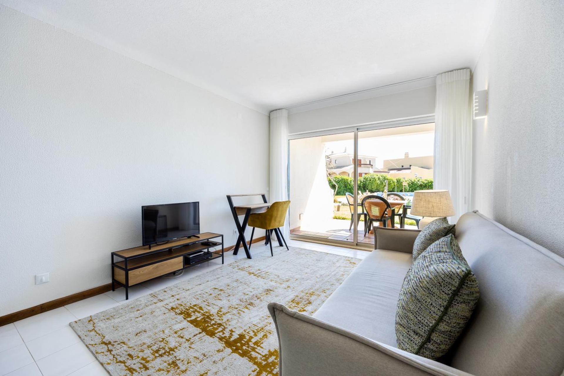 Apartment Henry Matisse, swimming pool