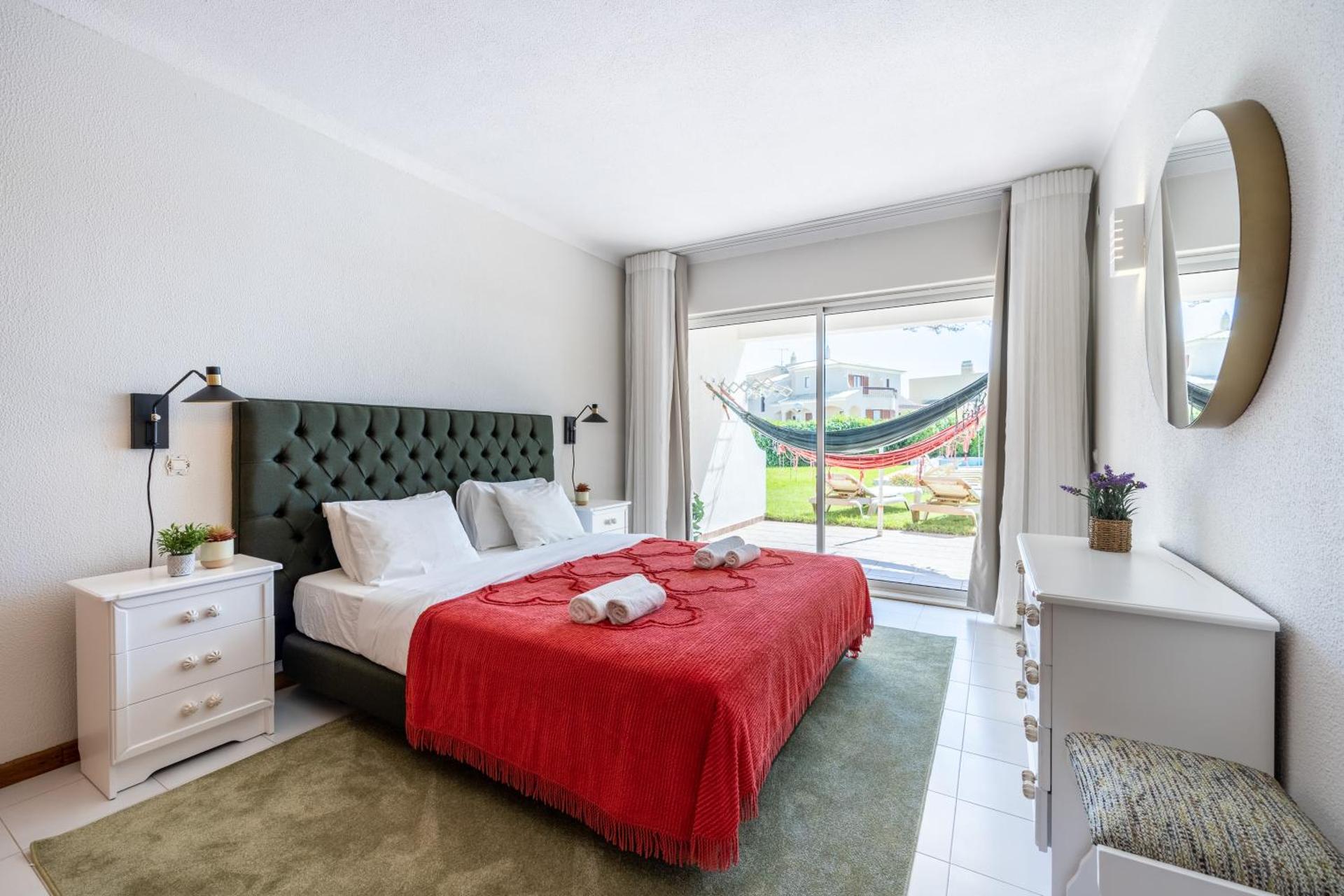 Apartment Henry Matisse, swimming pool