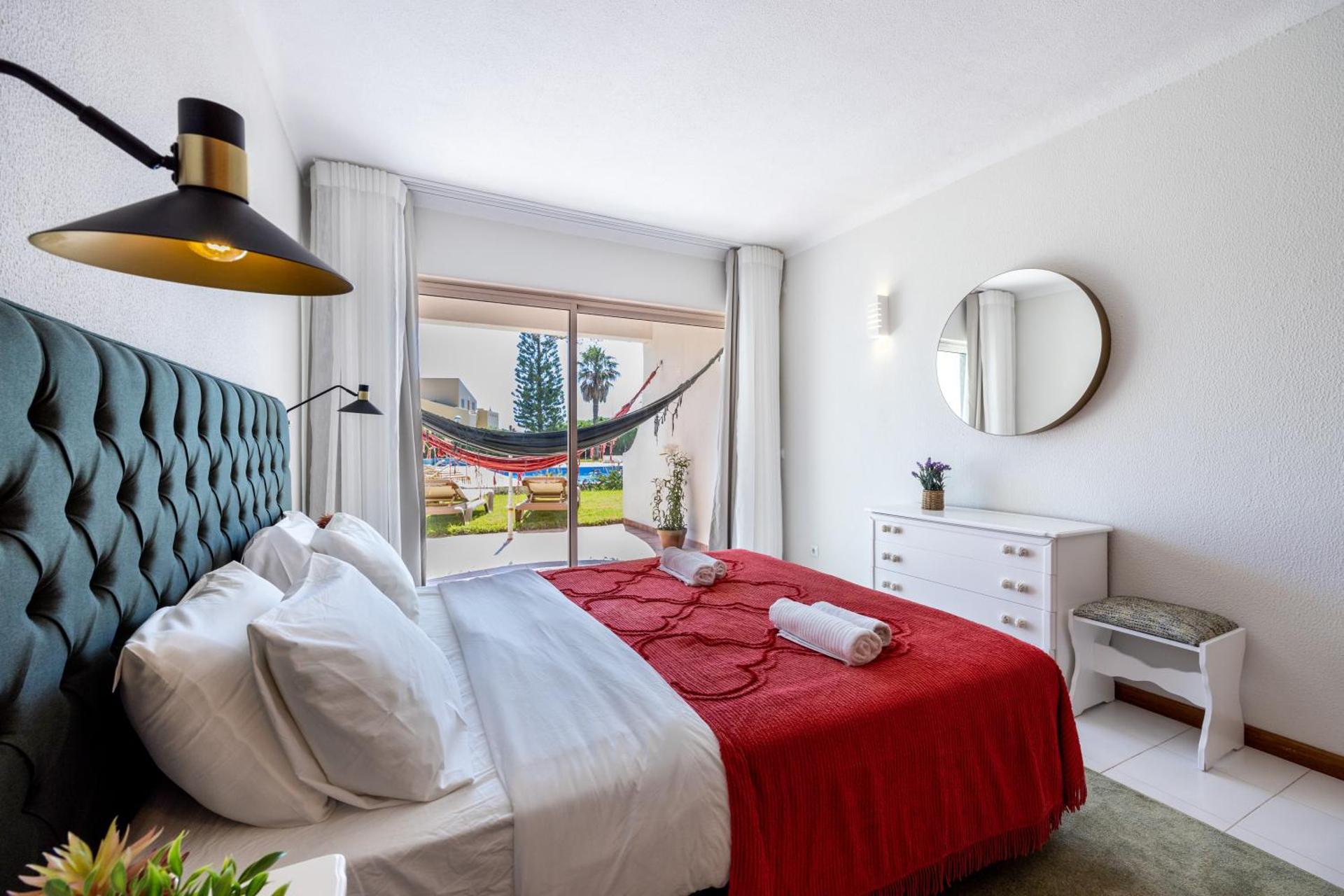 Apartment Henry Matisse, swimming pool