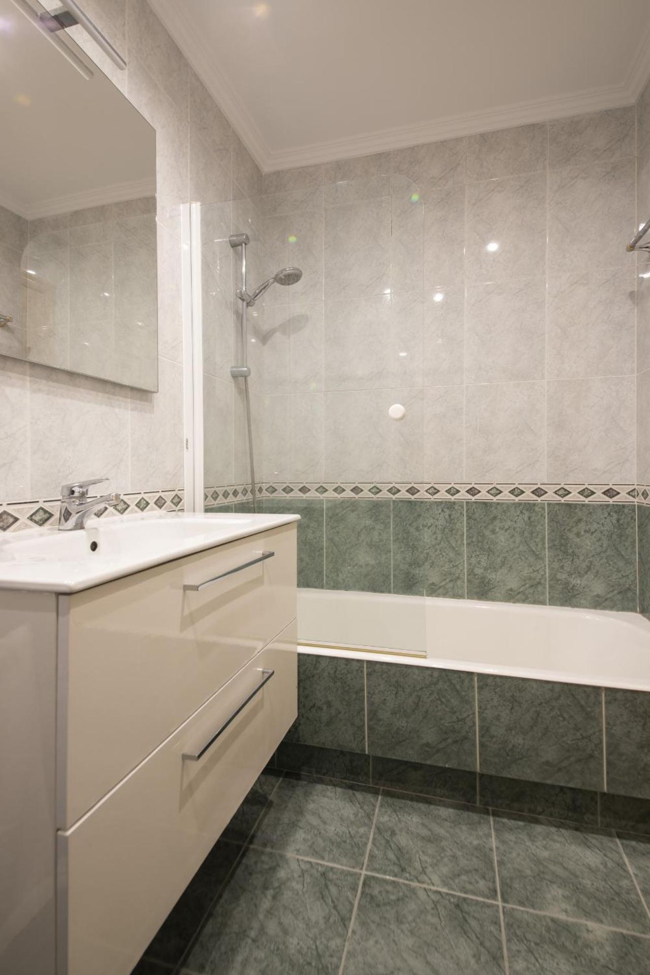 Olas de Ondarreta - Local Rentss