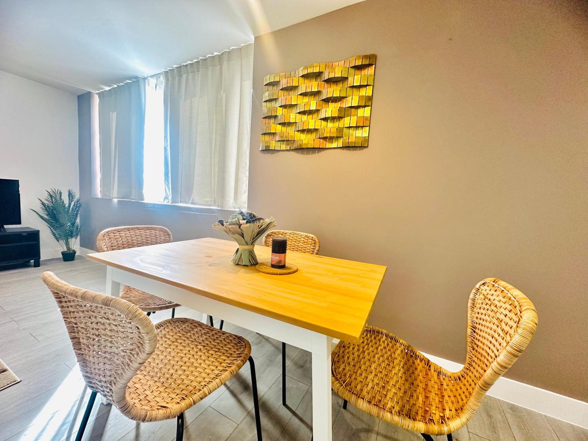 Hemel Apartments- Sunset retreat