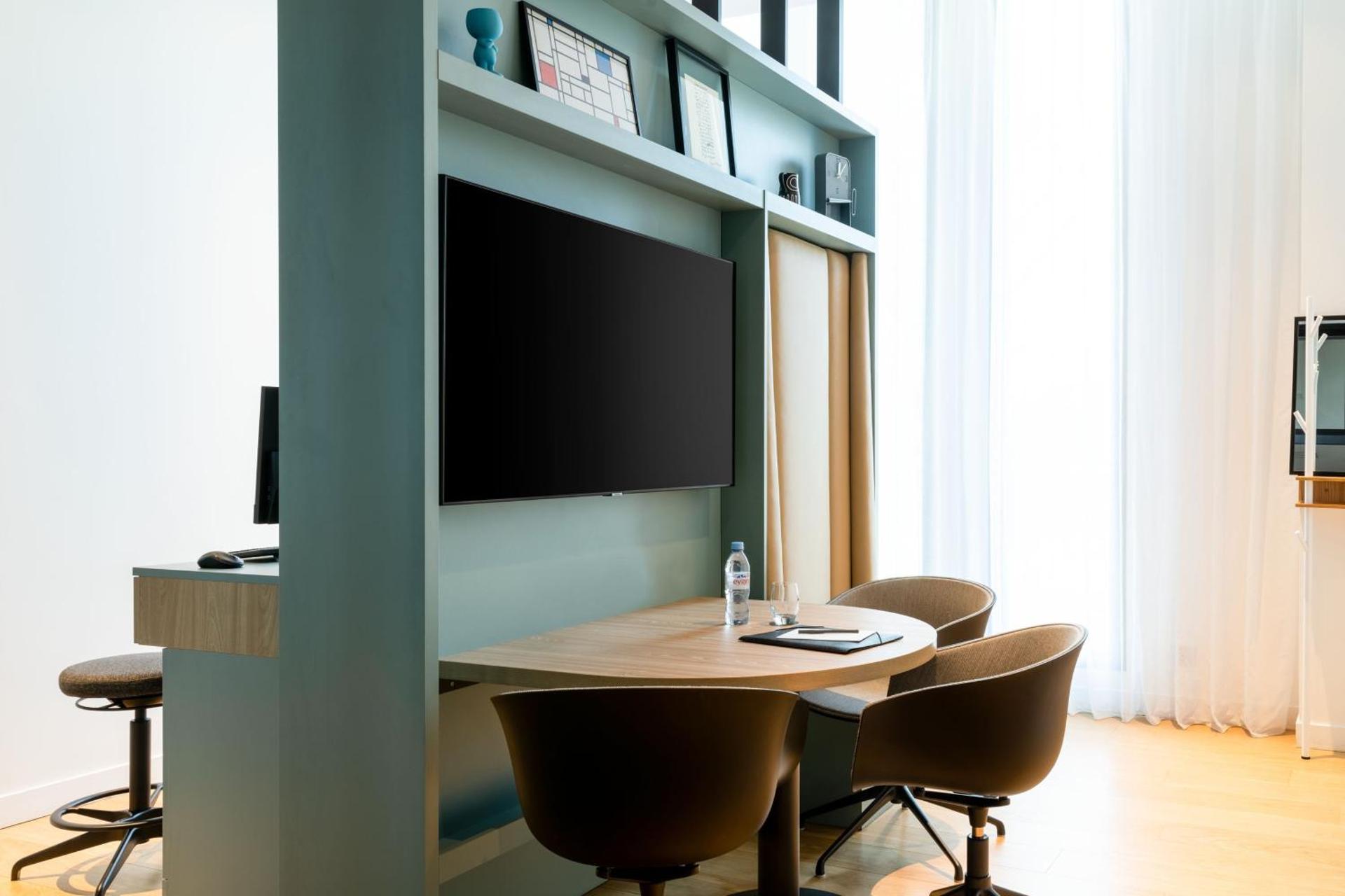 Meeting/conference room