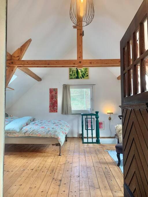 Kleine Kunstremise mit Holzofen Burg Freienfels