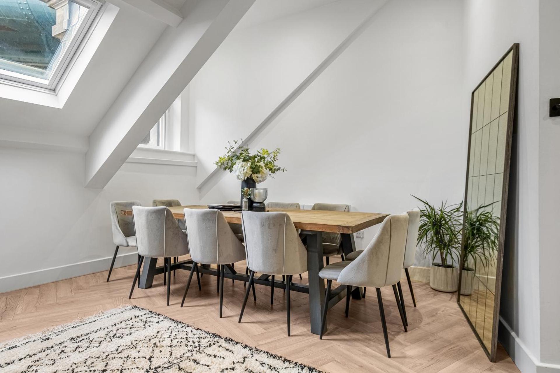 Princes Wharf, Stylish 2 Bed City Centre Apartment