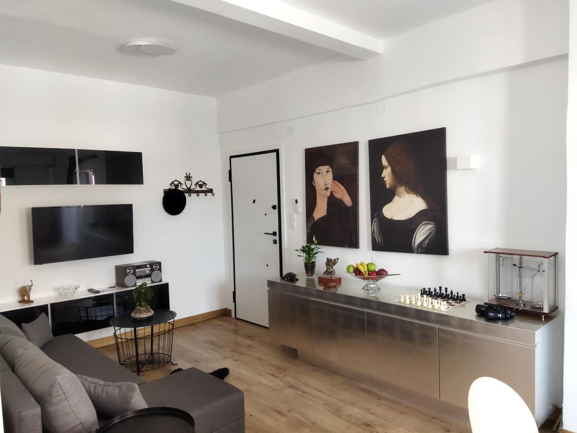 Minimal apartment by the beach