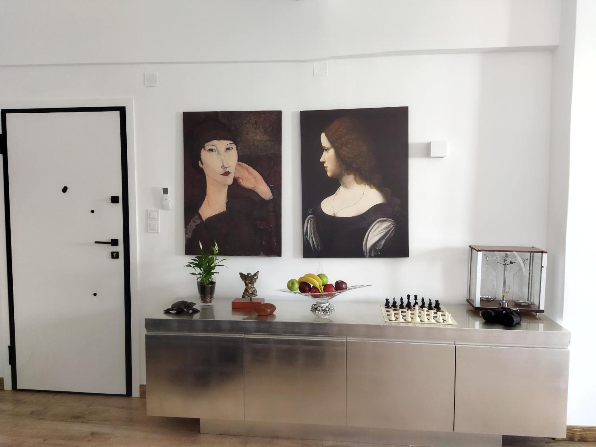 Minimal apartment by the beach