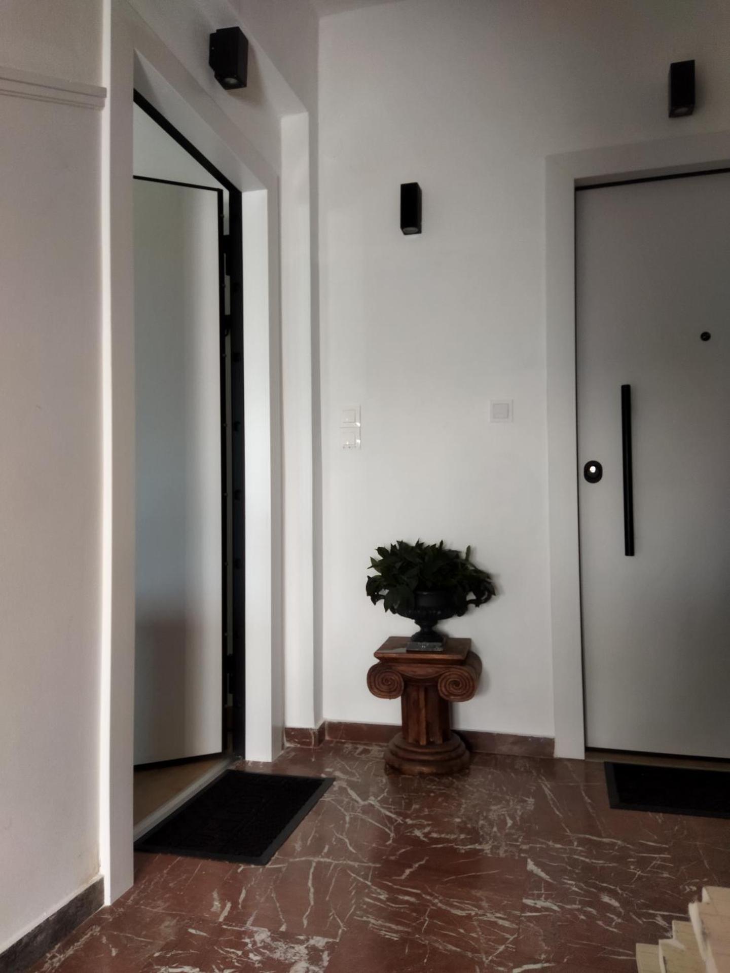 Minimal apartment by the beach