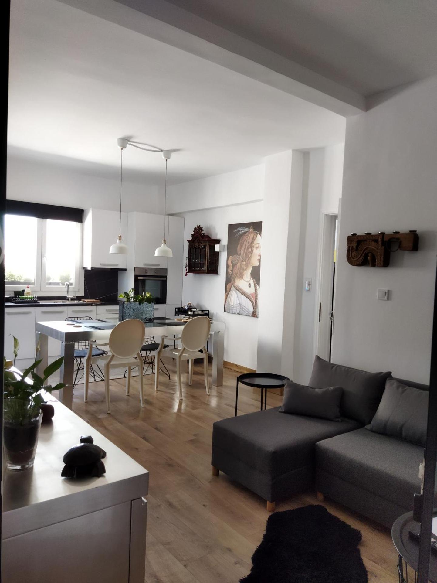 Minimal apartment by the beach