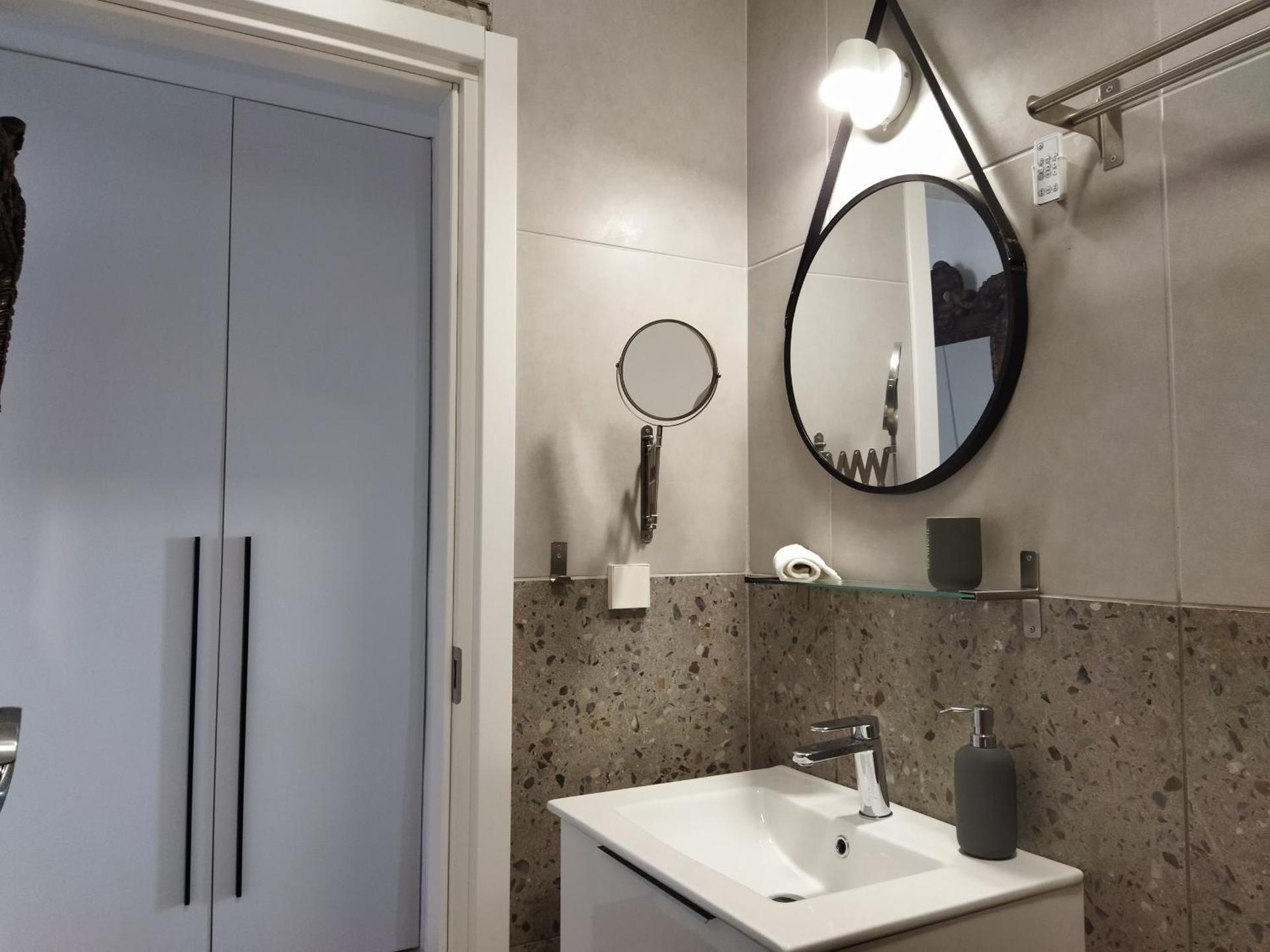 Minimal apartment by the beach