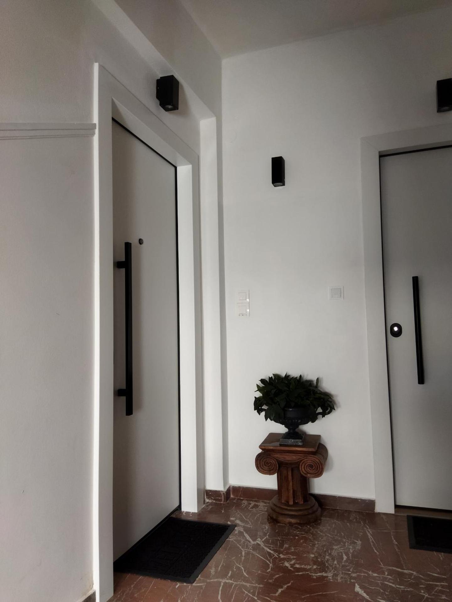 Minimal apartment by the beach