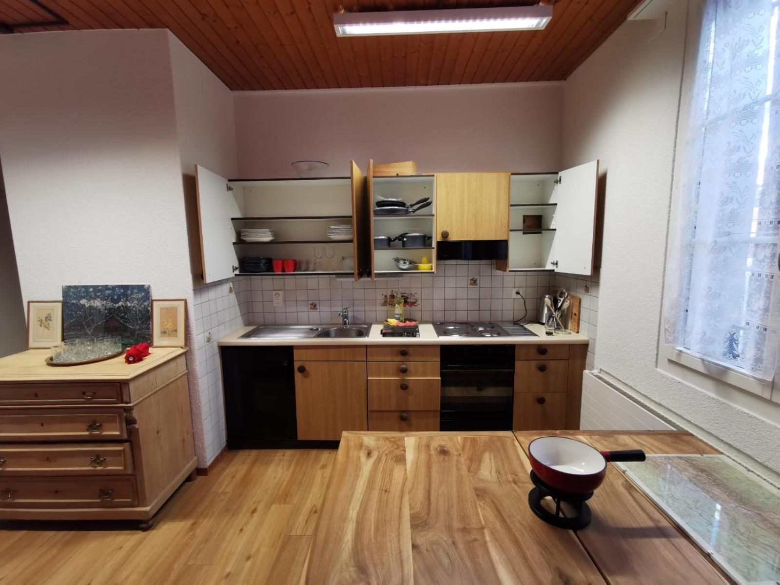 Simple Studio 36m2 in the Center of Burgdorf private Parking SMALL BATHROOM