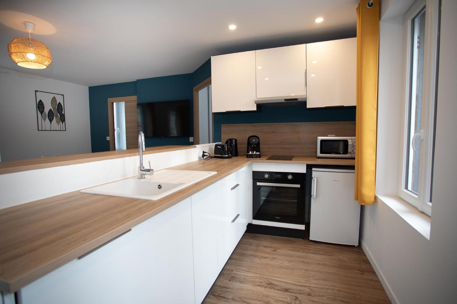 Kitchen or kitchenette