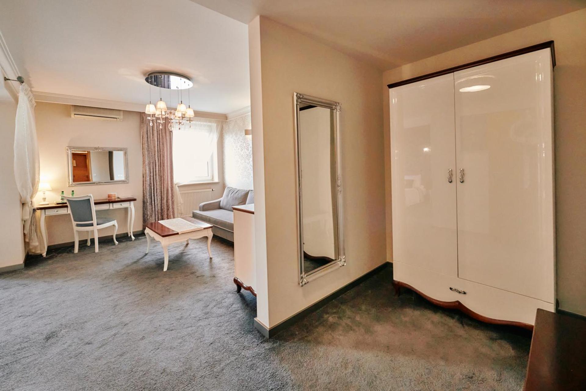 One-Room Suite