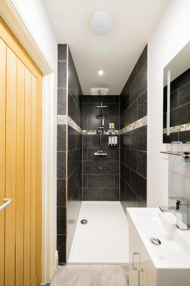 Hillcrest Studio Apartments