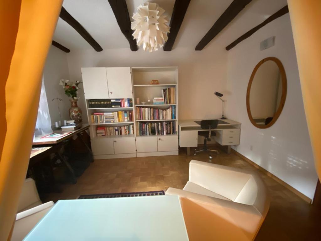 RIVER side appartment