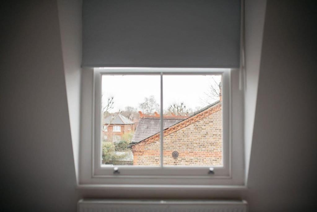 3 Bedroom House in Kew Gardens