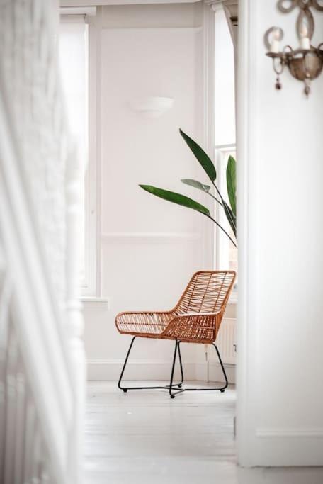 3 Bedroom House in Kew Gardens