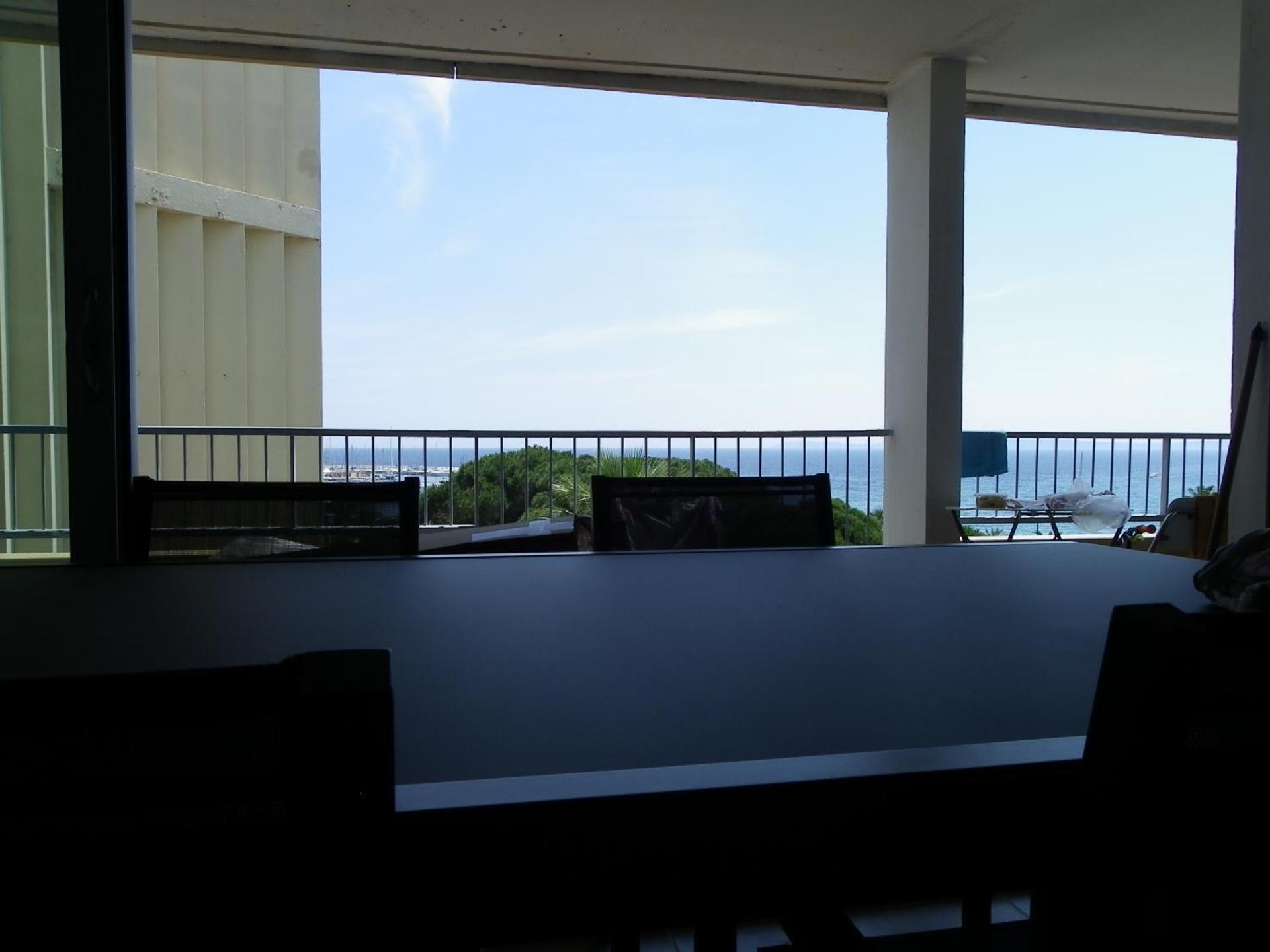 Studio avec splendide vue sur mer