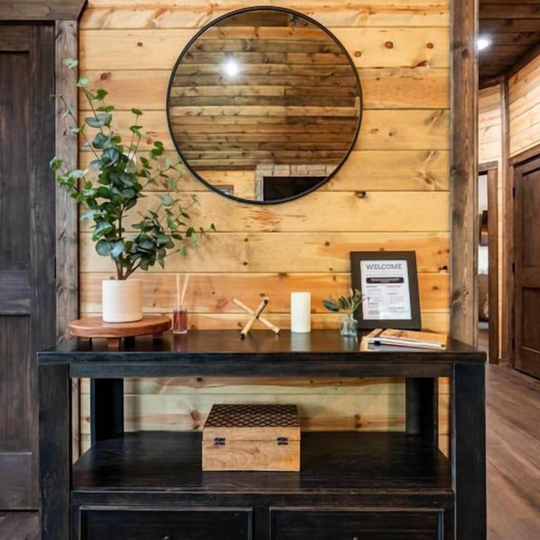 Winter Retreat in the Pines, Cozy Cabin & Fire Pit Nights