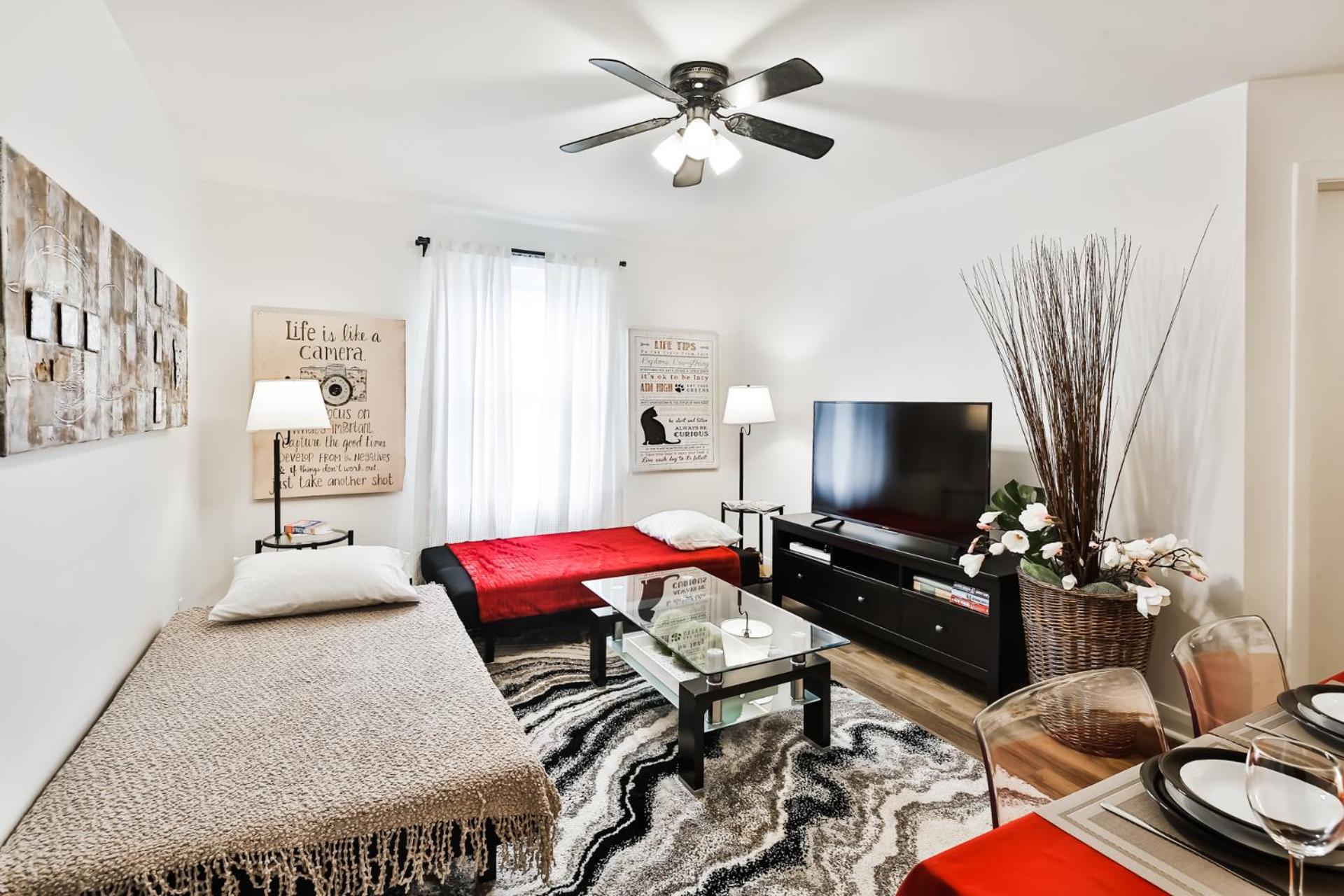 Communal lounge/ TV room