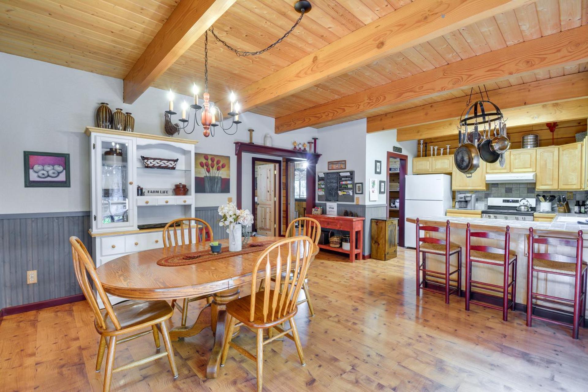 Peaceful Retreat on 10 Acres Less Than 7 Miles to La Push