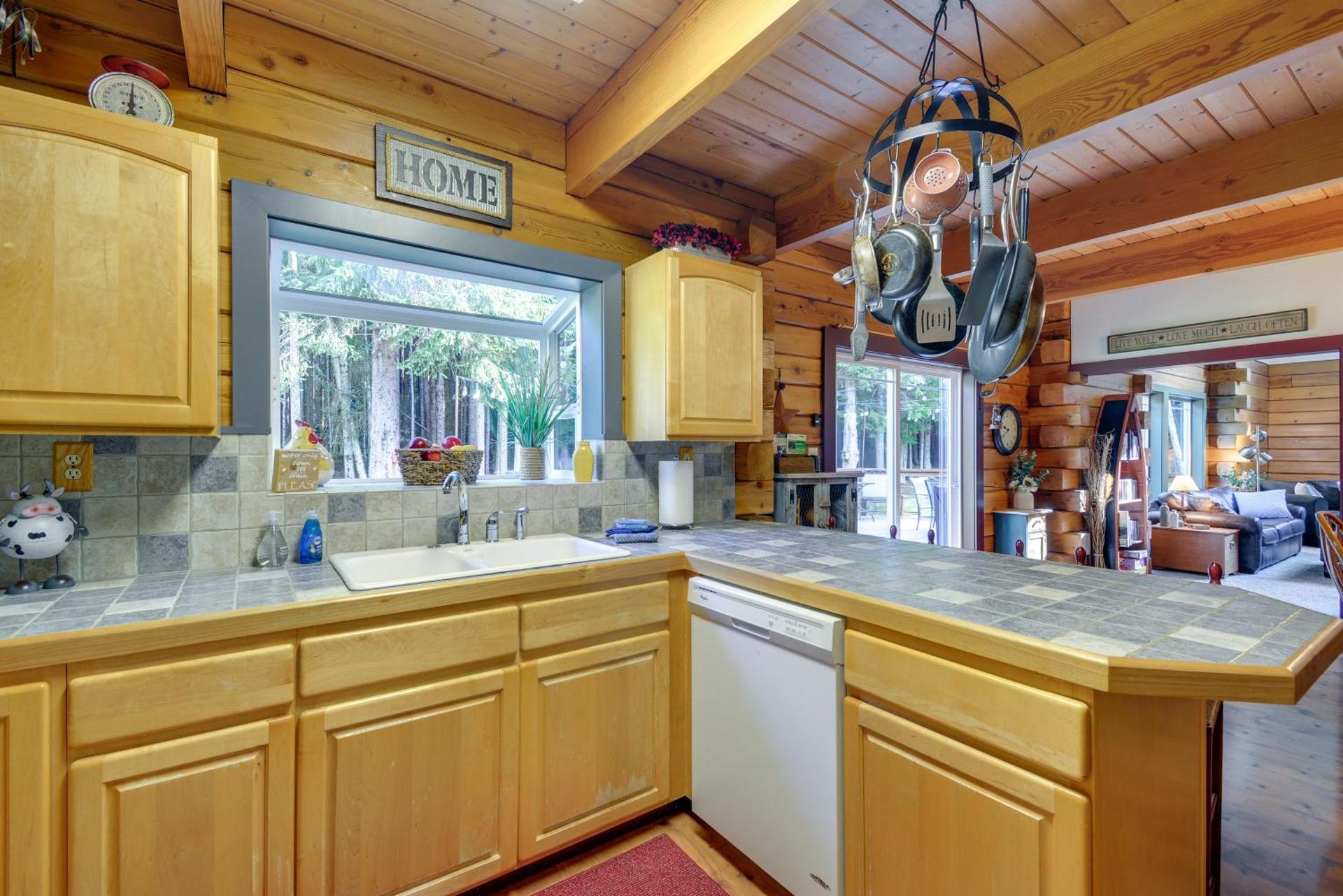 Peaceful Retreat on 10 Acres Less Than 7 Miles to La Push