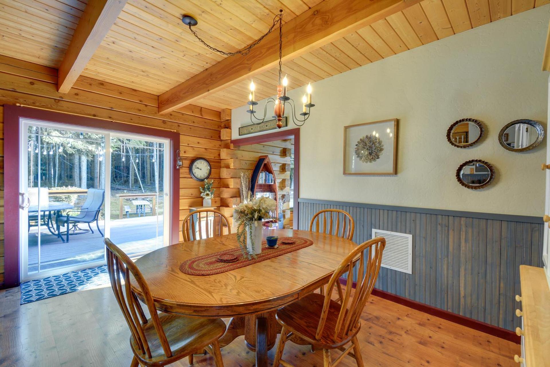 Peaceful Retreat on 10 Acres Less Than 7 Miles to La Push