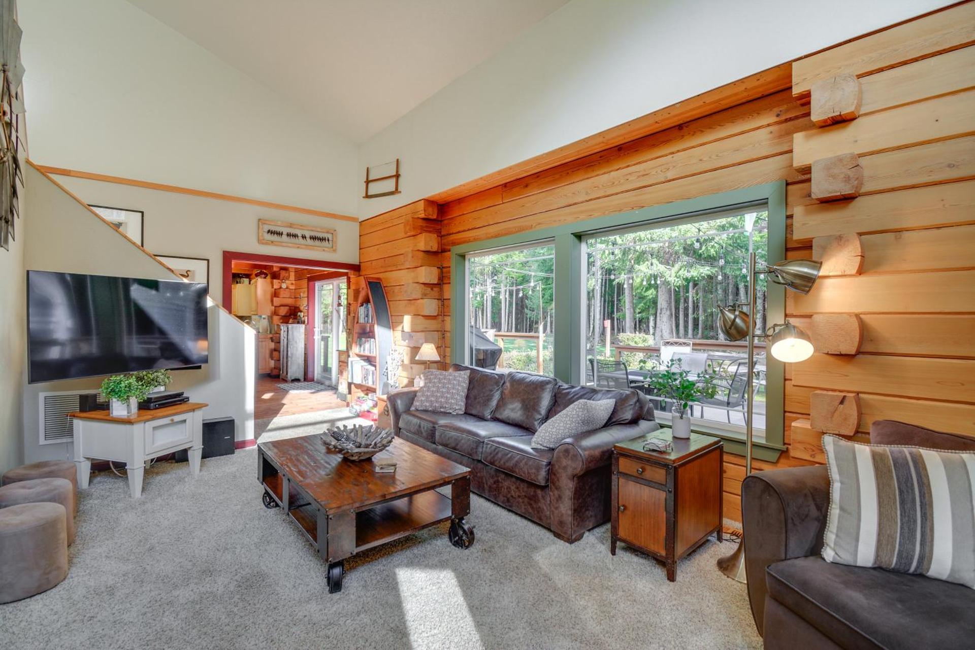 Peaceful Retreat on 10 Acres Less Than 7 Miles to La Push