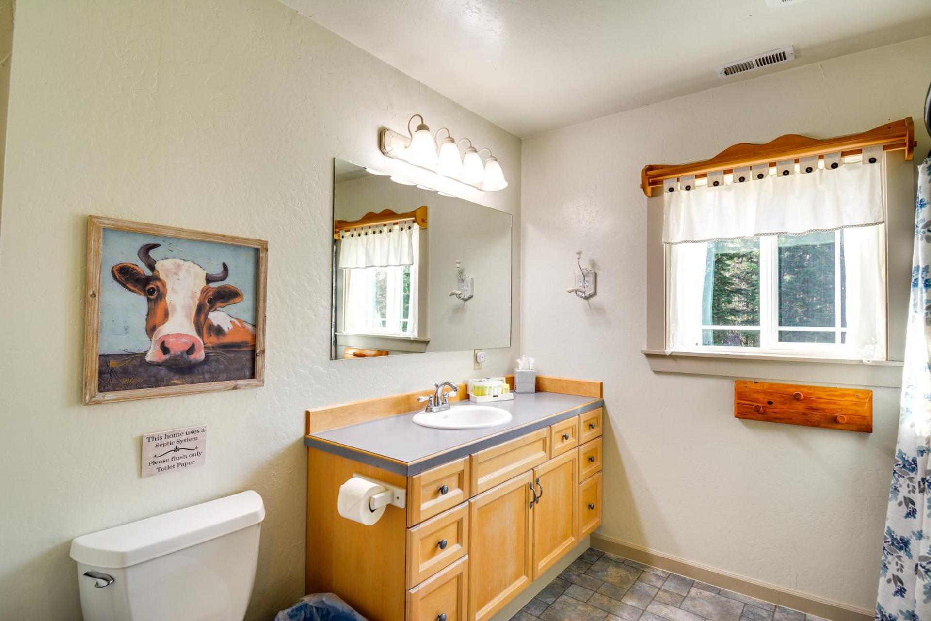 Peaceful Retreat on 10 Acres Less Than 7 Miles to La Push