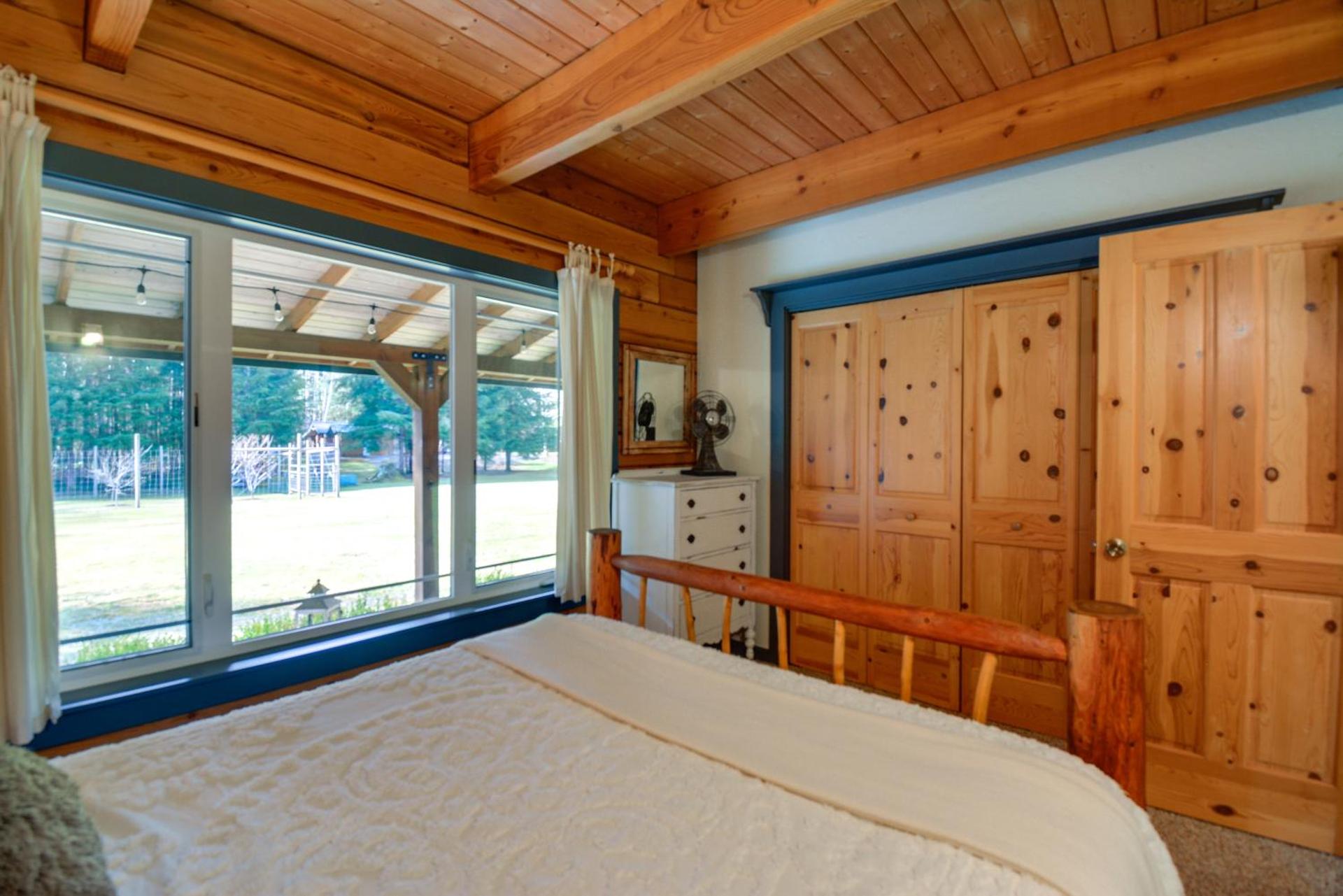 Peaceful Retreat on 10 Acres Less Than 7 Miles to La Push