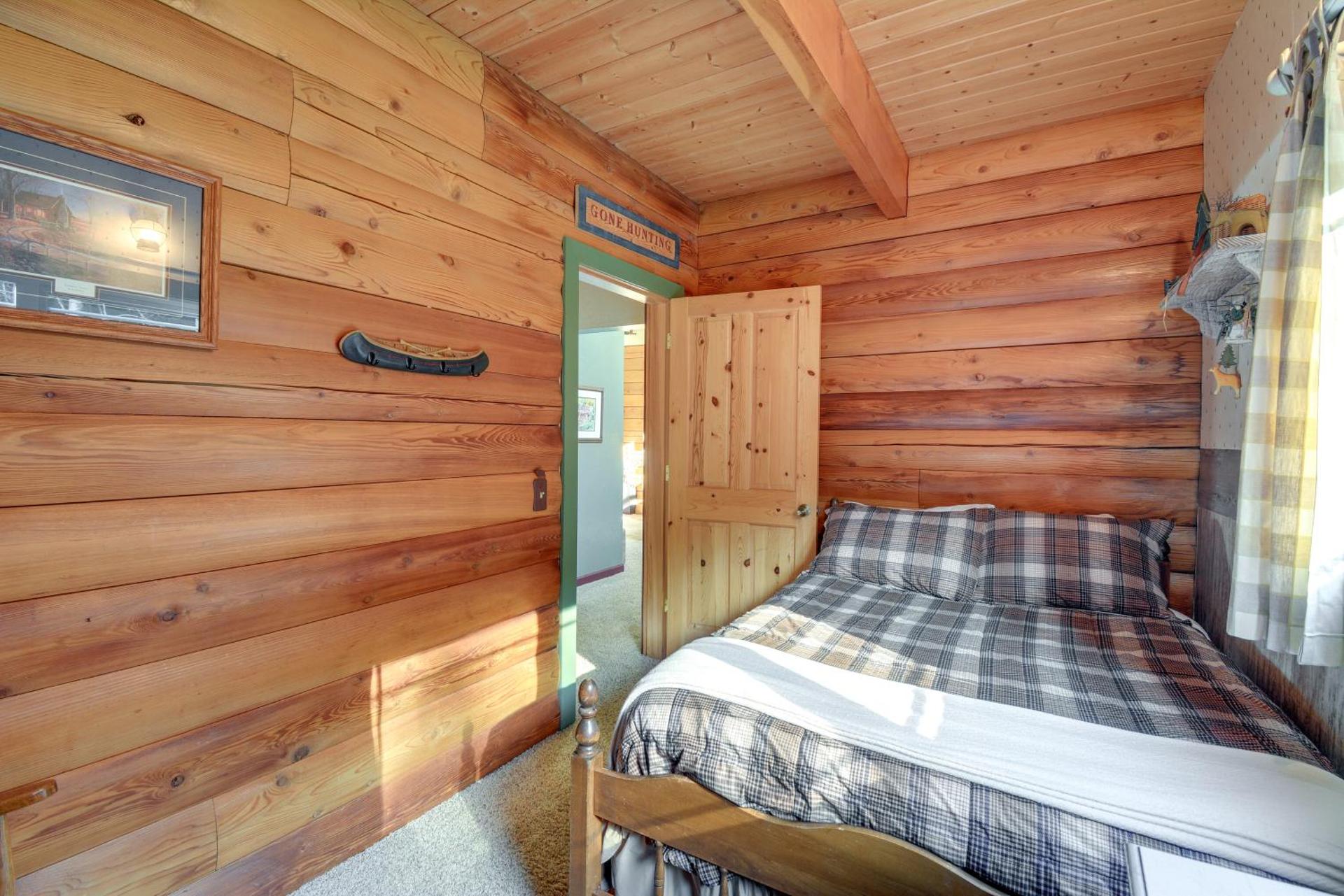 Peaceful Retreat on 10 Acres Less Than 7 Miles to La Push