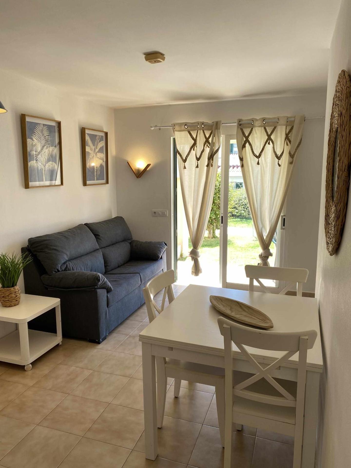 Apartamento bajo con piscina "Macarella"