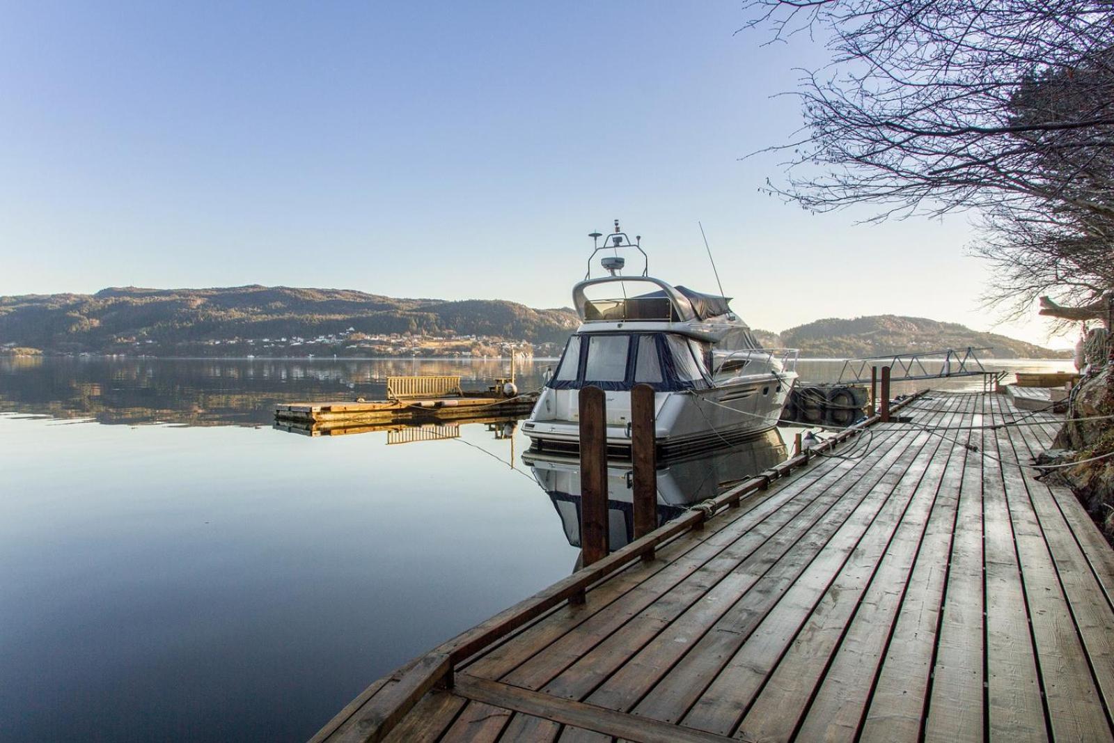 Villa Arboretet - Seaside villa with private pool & infrared sauna in the heart of Arboretet, Bergen