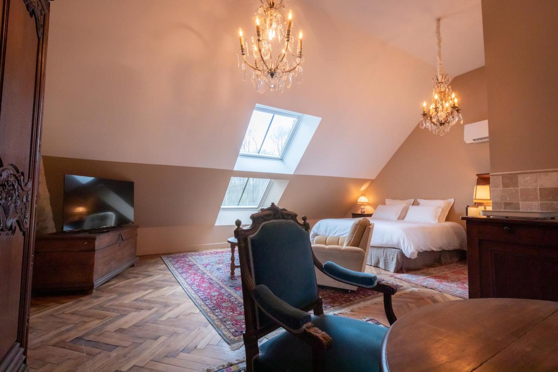 Les chambres de Charnay - Calme Charme Clim et Confort Piscine à 5 mn du péage