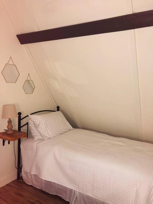 Newly renovated A-frame 5 Min walk to main street