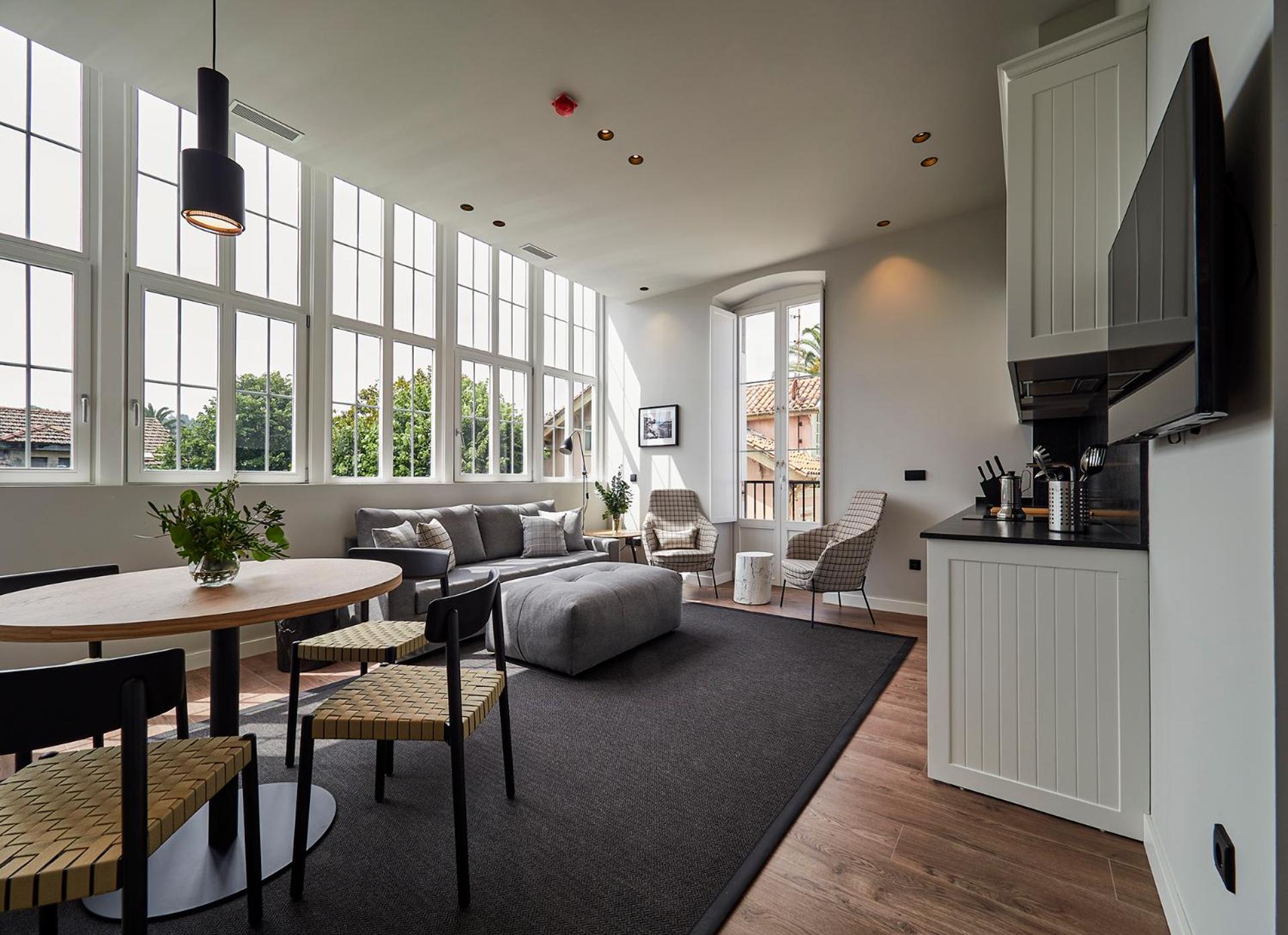 Communal lounge/ TV room