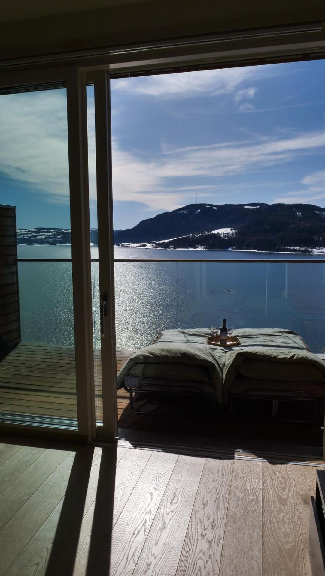 MJOS TOWER Suite - Lovely lake view