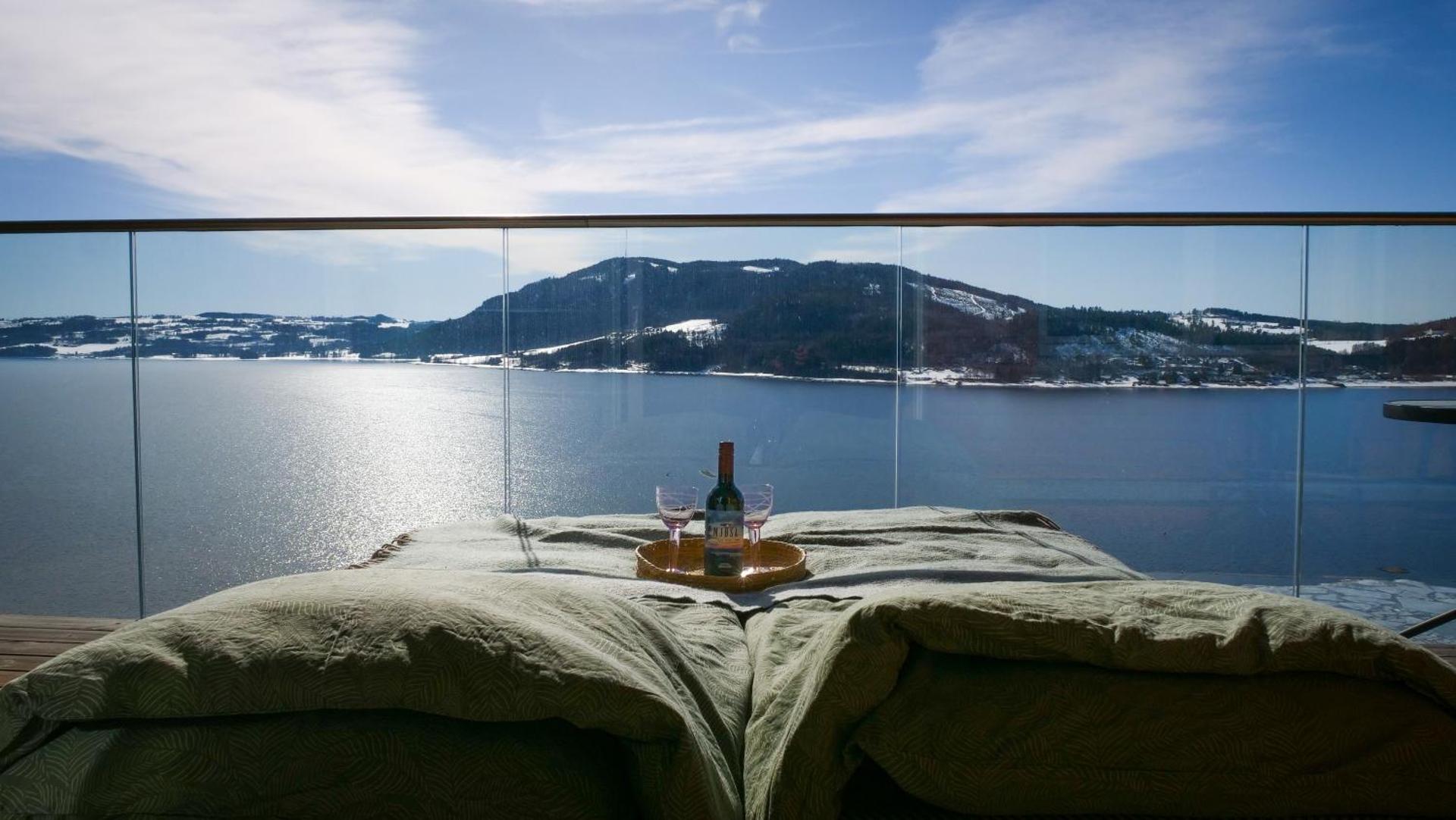 MJOS TOWER Suite - Lovely lake view