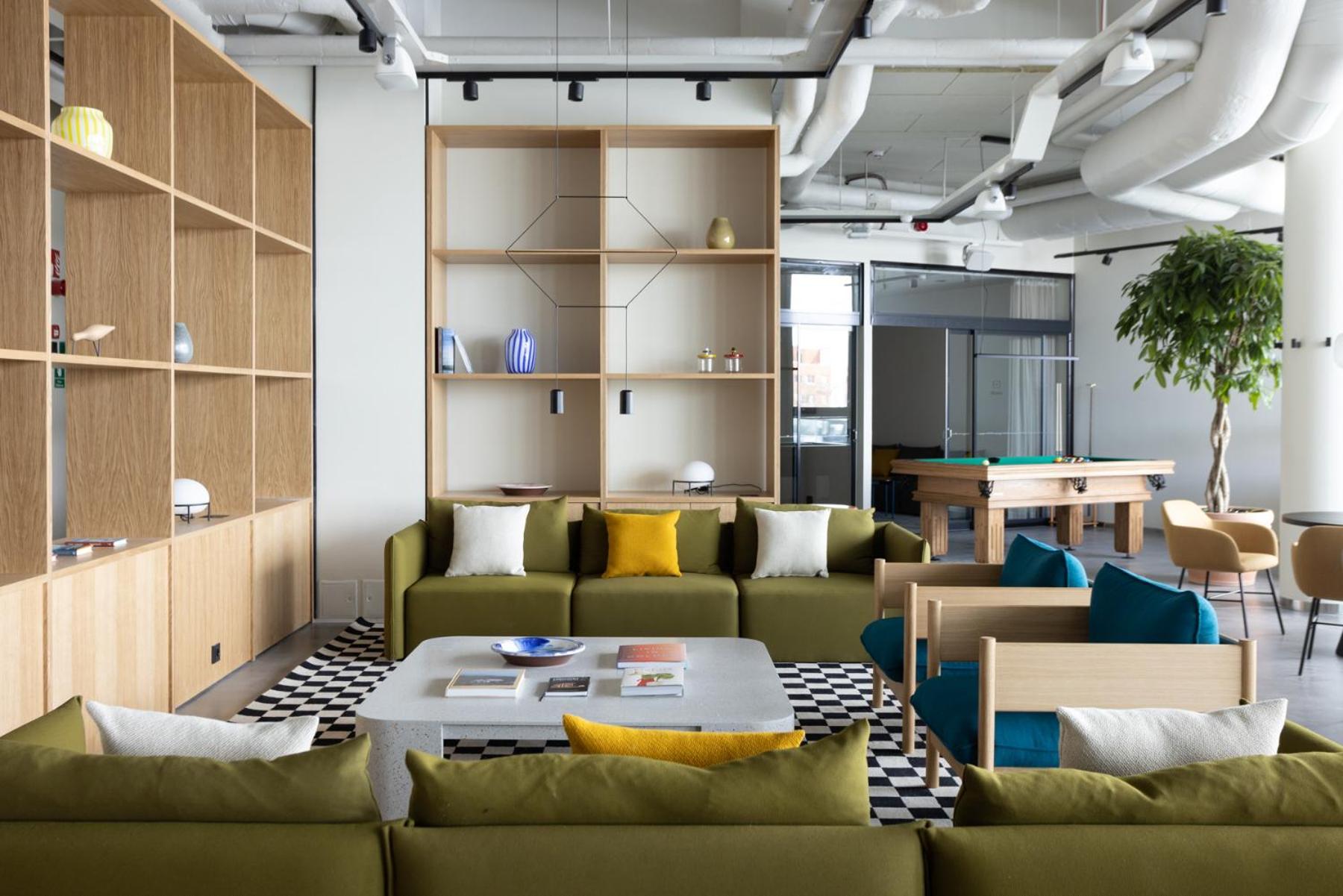 Communal lounge/ TV room