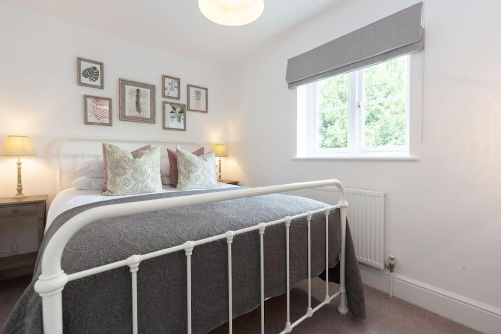 Oxfordshire Living - The Henrietta Cottage - Woodstock