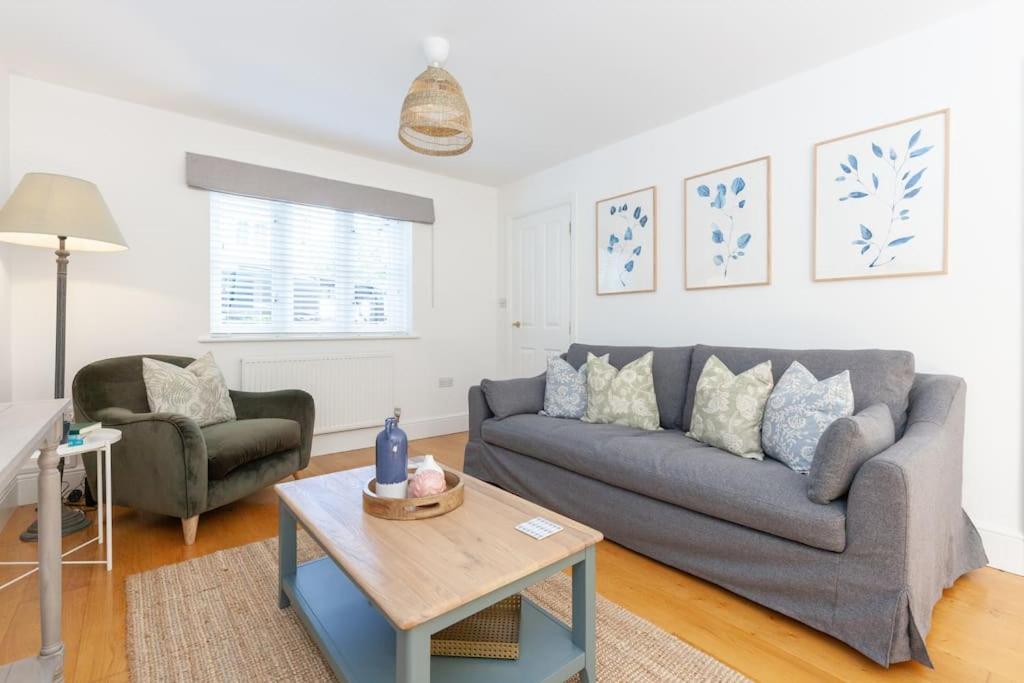 Oxfordshire Living - The Henrietta Cottage - Woodstock