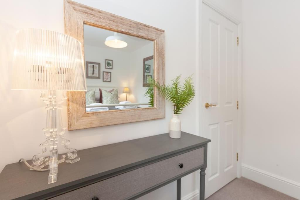 Oxfordshire Living - The Henrietta Cottage - Woodstock