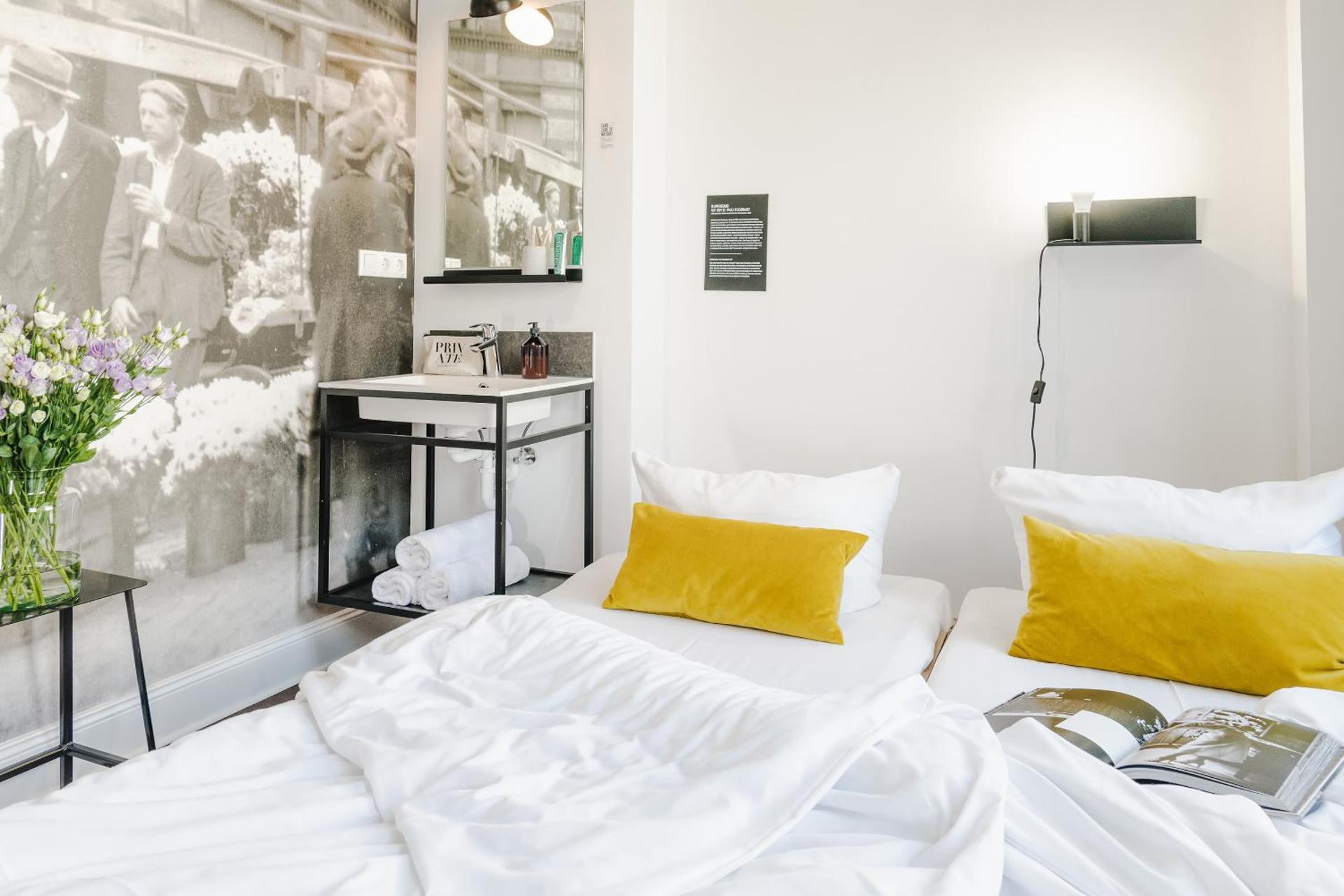 Small Double Room with Shared Bathroom