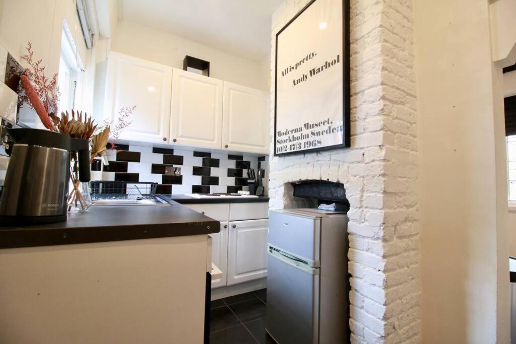 The Little Cottage By Air Premier